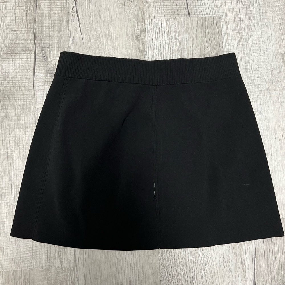 Lululemon Ribbed-Knit Mini Skirt in Black Size L